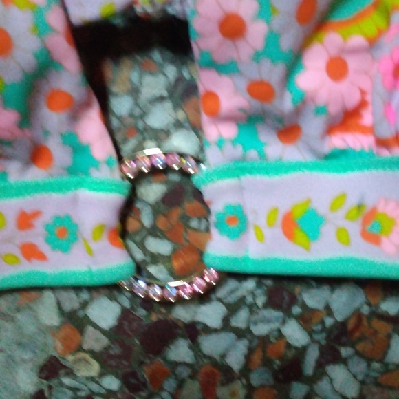 Victoria's secret bathing suit top - Picture 2 of 4